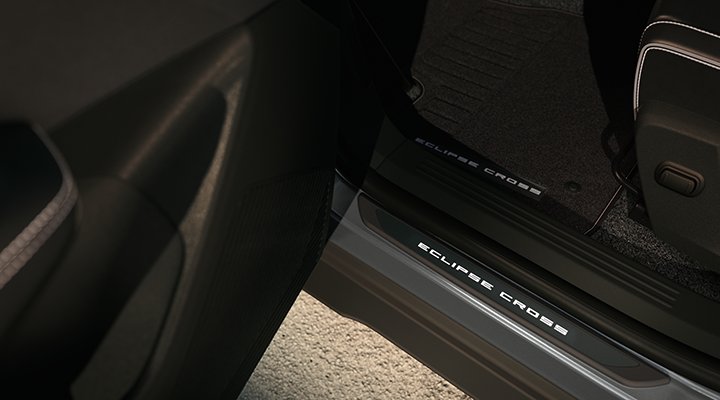 Nové Mitsubishi Eclipse Cross BEV: Prahové lišty